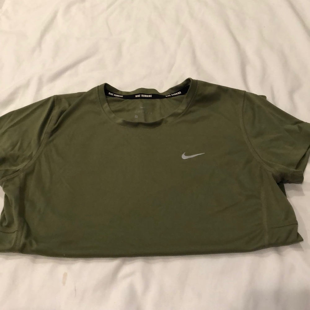 Nike running top